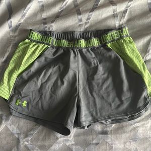 UNDER ARMOUR ATHLETIC SHORTS